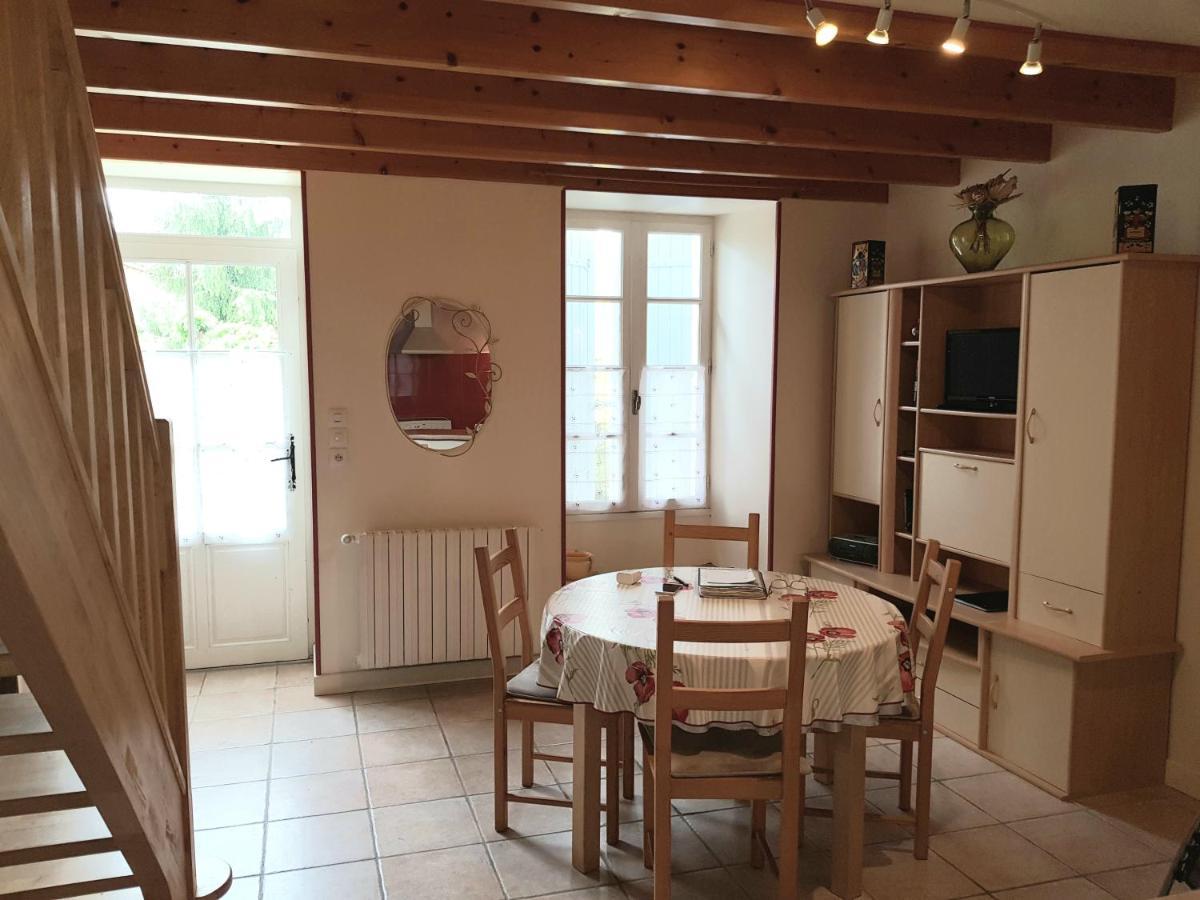 Villa Terrasse et Jardin à Jonzac Extérieur photo